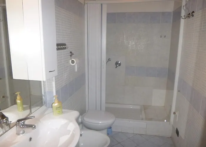 Lanusei Gæstehus 2*